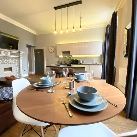 The Waterhouse At Claremont Appartement *