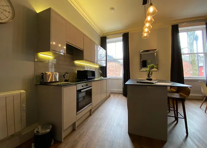 The Waterhouse At Claremont Apartment *